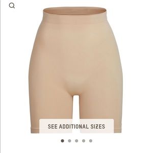 SKIMS Sculpt Short Mid Thigh w Open Gusset, Color Clay, Size S/M